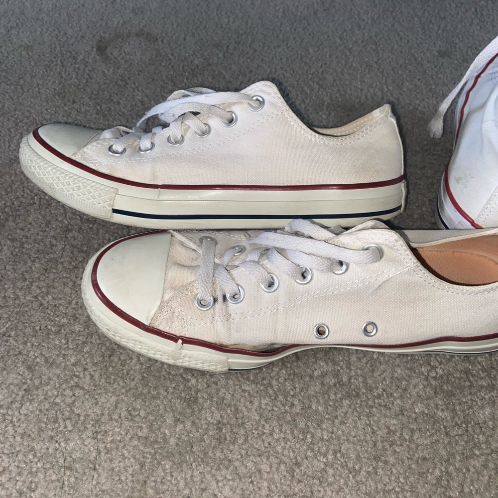 Converse Low Top Size 9